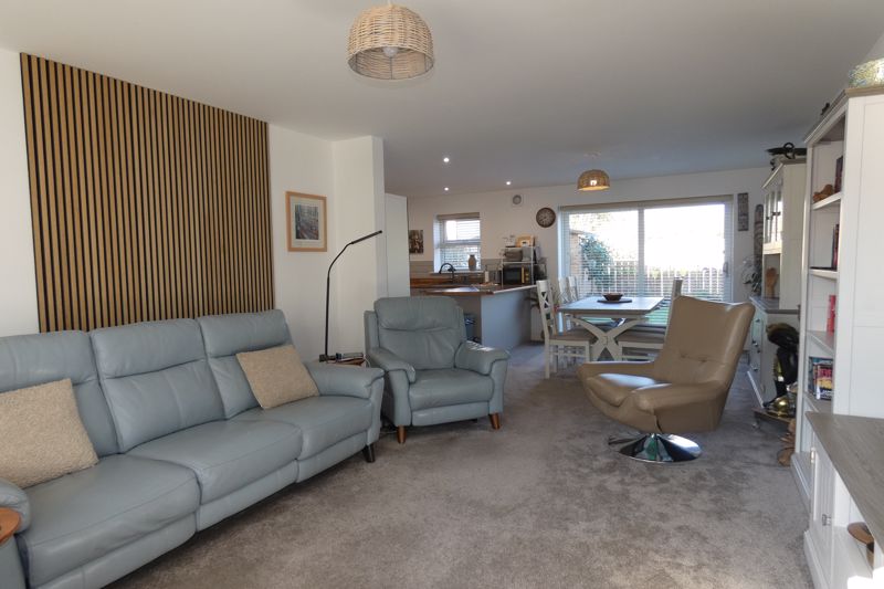 Lounge- click for photo gallery